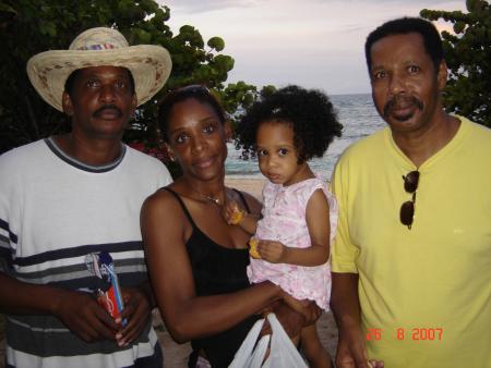 Joel, Tatie Dédé, Ada, Tonton Abdon